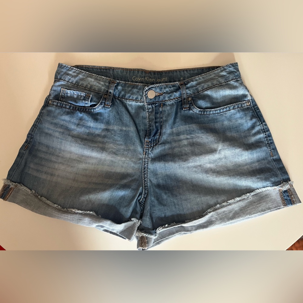 Calvin Klein Size 4‎ Faded Blue Denim cutoff Shorts with cuff